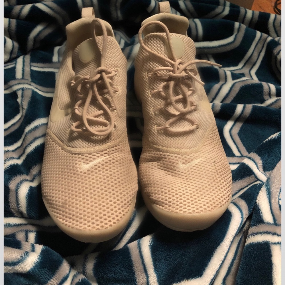 Women’s Nike Presto Fly Oatmeal Beige shoes